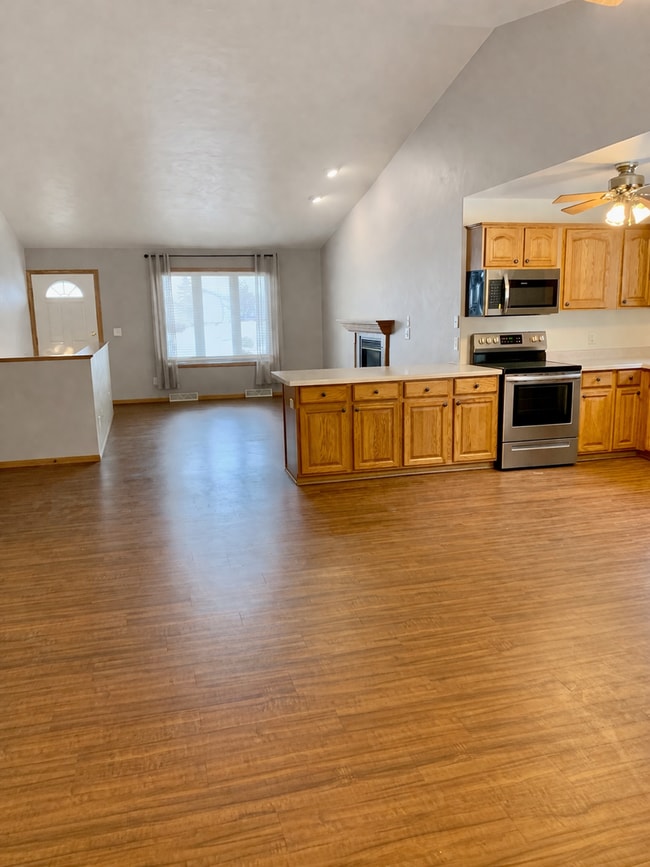 Photo - 1031-1033 Pleasantview Unit 1031