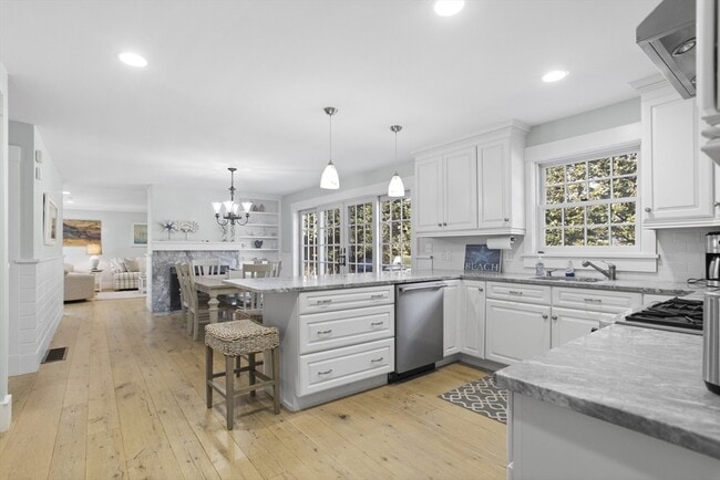 Photo - 47A W Chester St