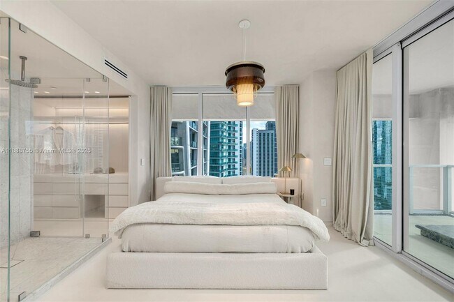 Photo - 1040 Biscayne Blvd Unidad 3007