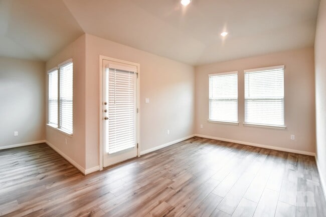 Photo - 13523 Emerson Wy