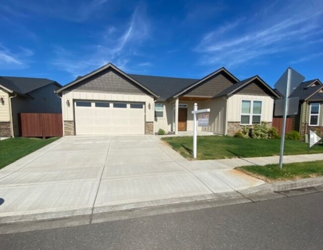 Classic & Modern Ranch in Battle Ground! - Classic & Modern Ranch in Battle Ground! House