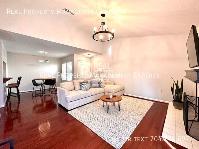 Photo - 5011 Sharon Rd Unidad O