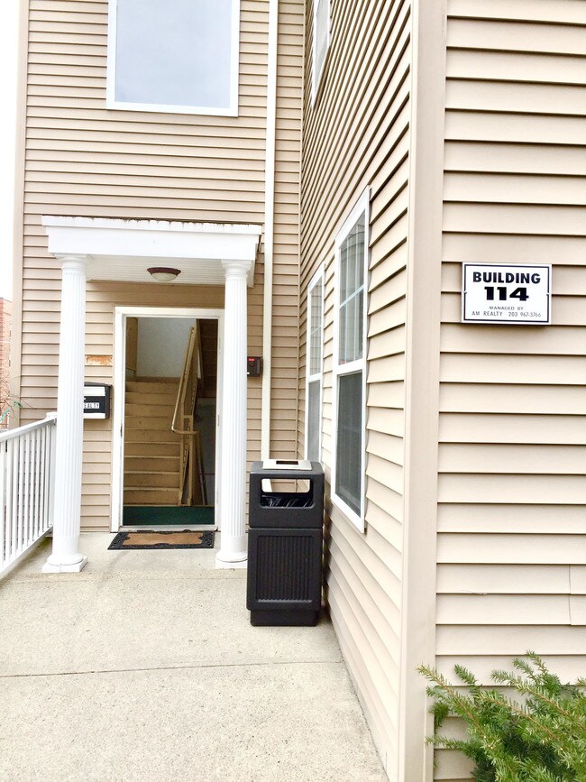 Photo - 114 Strawberry Hill Ave Apartments