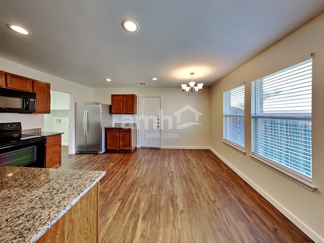Photo - 803 Windflower Dr
