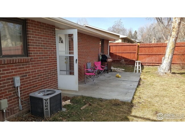 Photo - 14 Durian Ct