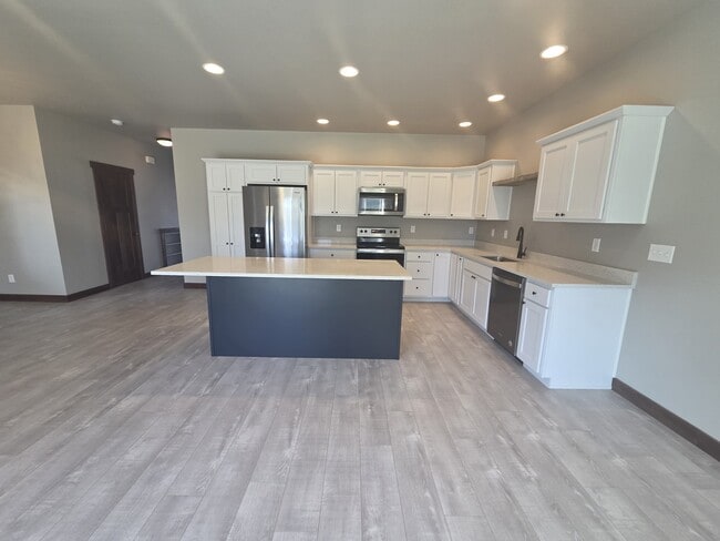Photo - 1306 Fozzie Ln