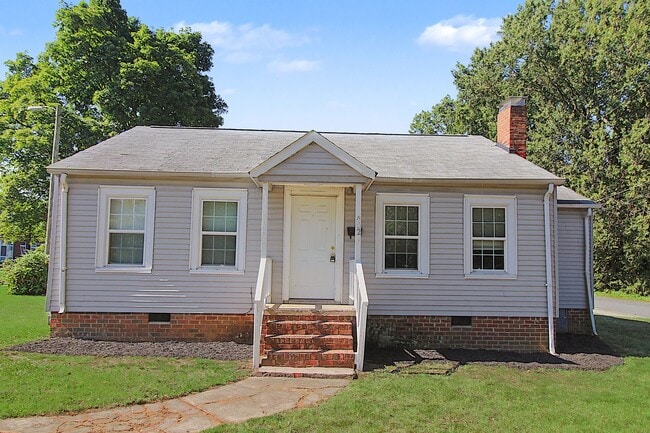 4521 Hovis Rd