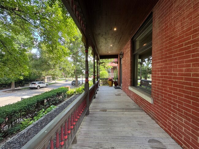 Photo - 3011 Grand Ave