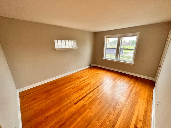 Photo - 4956 Kemper Ave Apartments Unit A