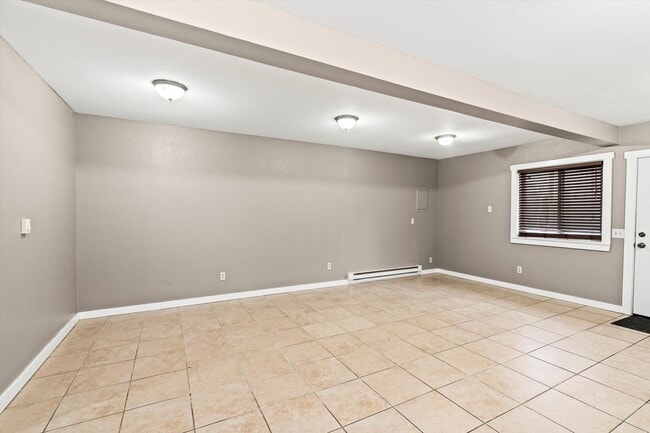 Photo - 2 bed 1 Bath Burien House with in unit laundry Unit Des Moines Memorial Dr B