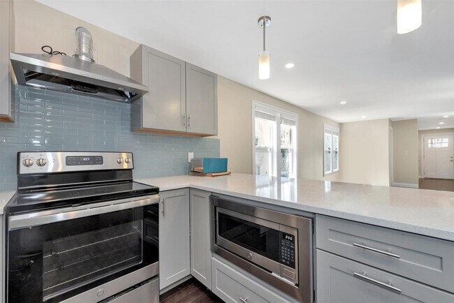 Photo - 43 Wright Ave Unit 1