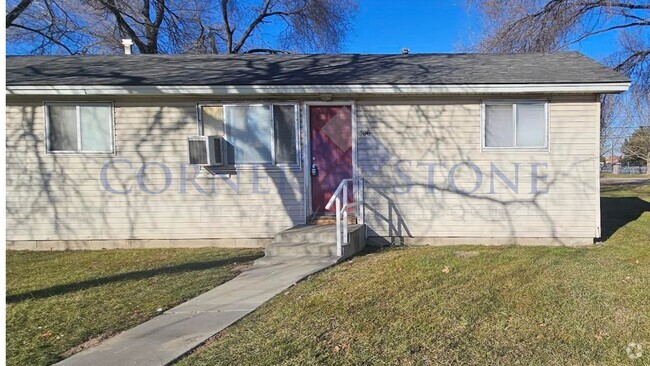 Building Photo - Cozy Duplex in Nampa! Rental