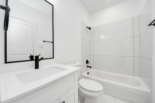 Photo - 4806 Cochran St