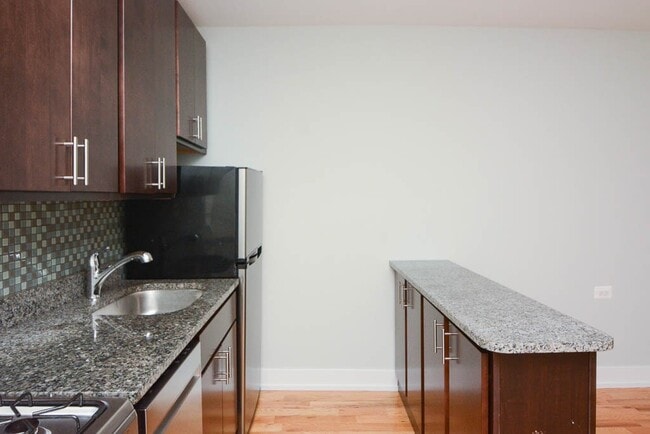 Photo - 820 W Cornelia Ave Unidad 201