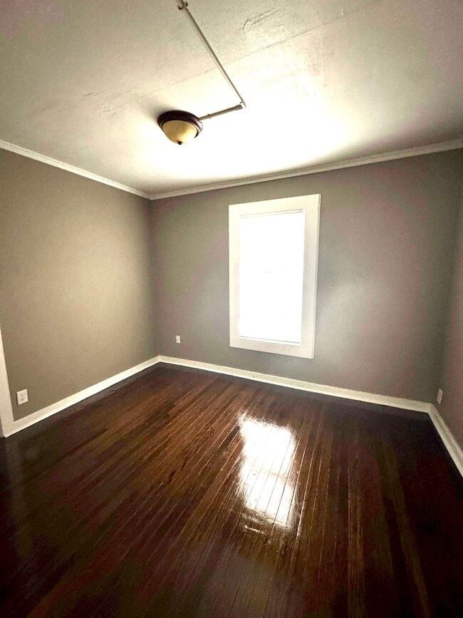 Photo - 1234 McCartney St