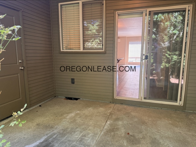Photo - 2 bedroom 2.5 bath End Unit townhouse in Cal Young Area