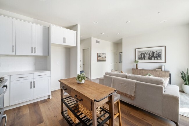 Photo - 2355 Victoria Ave Unit #303