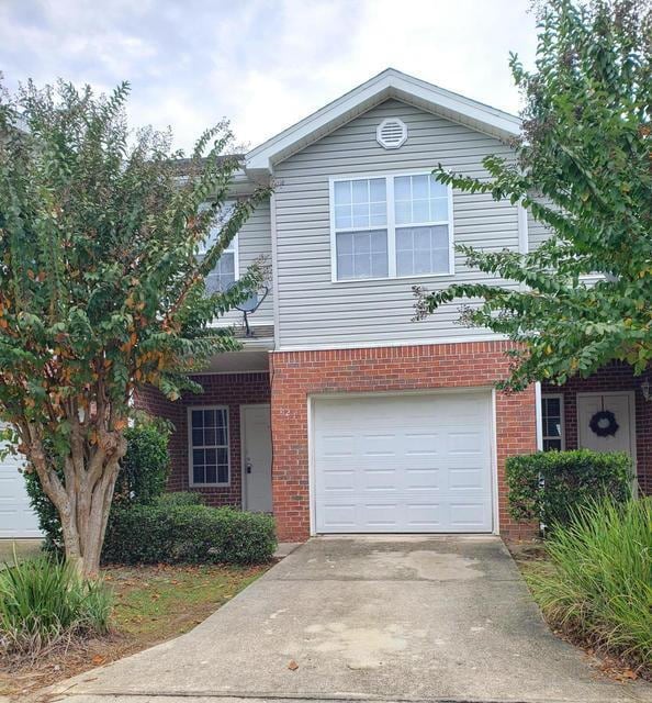 Building Photo - "Charming 3-Bed Townhouse Retreat in Fort Walton Beach!"