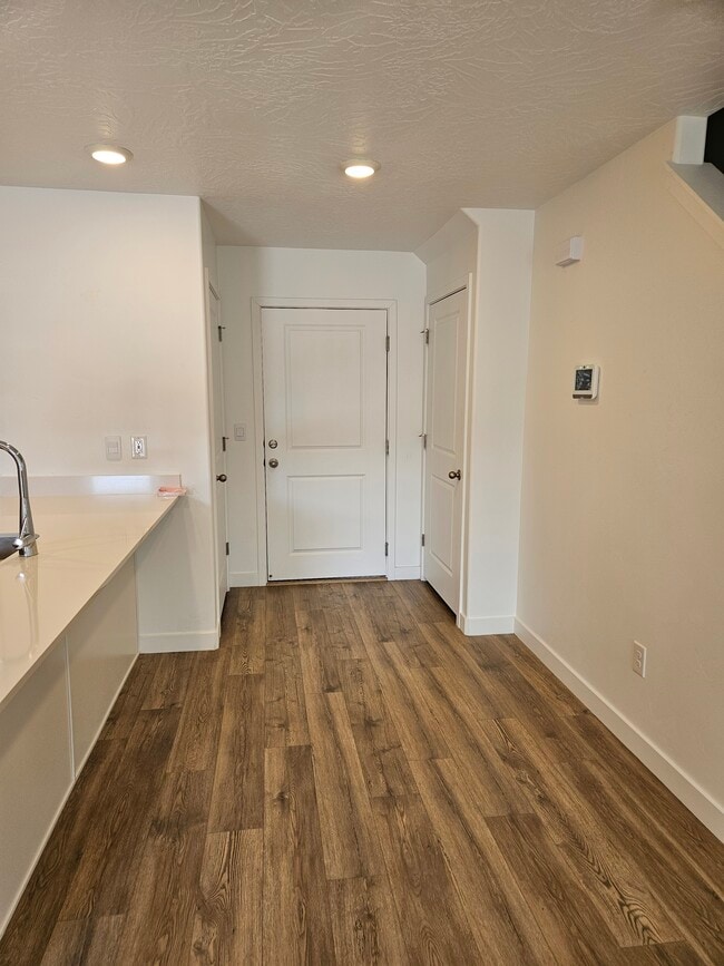 Photo - 3320 E Elkhorn Ln