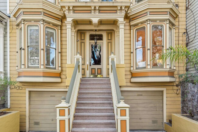 Escalera de entrada (edificio orientado al norte) - 49 Liberty St Unidad #2