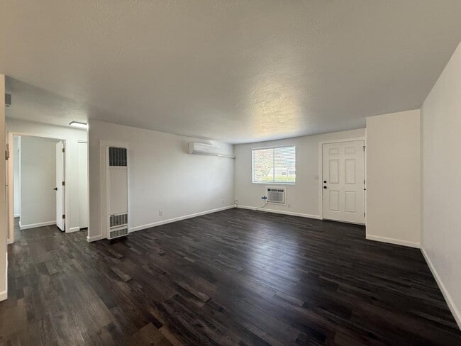 Photo - 1608 Leonard Rd