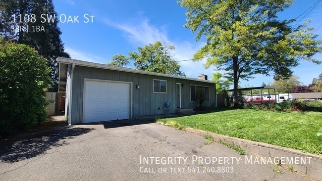 Photo - 1108 SW Oak St