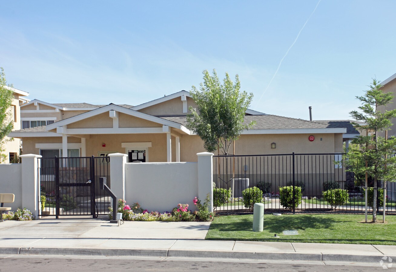 Photo - Sierra Village