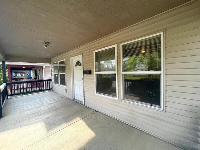 Photo - 942 W 25th St