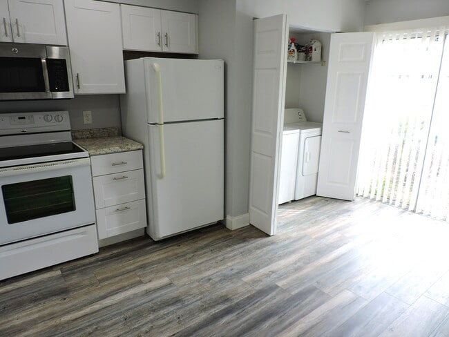 Photo - 6198 Riverwalk Ln