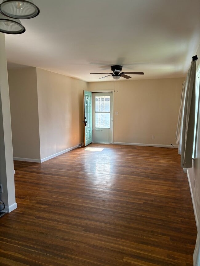 Photo - 3 Bedroom/1 Bath home for Rent