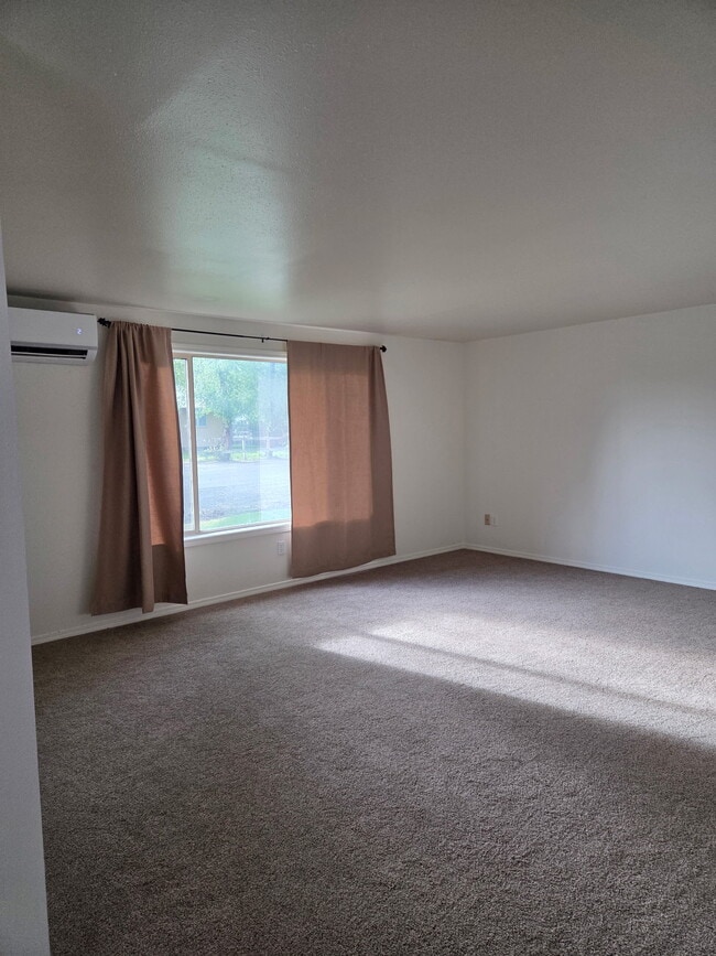 Building Photo - 219 4th Ave Unit 219