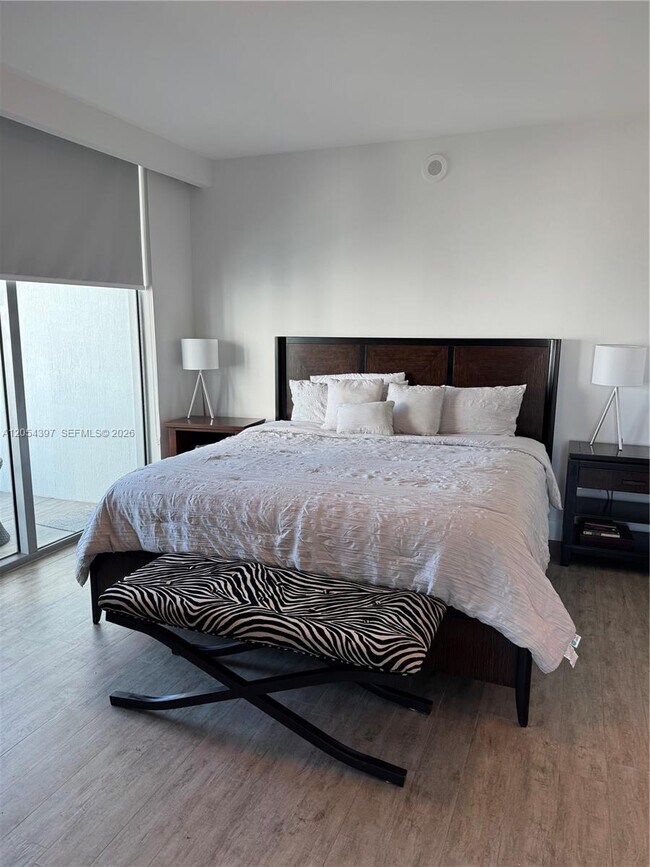 Photo - 90 SW 3rd St Unit 3004