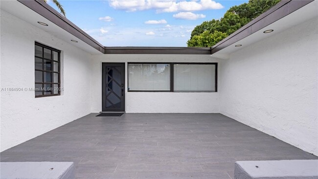 Photo - 2413 Gulfstream Ln