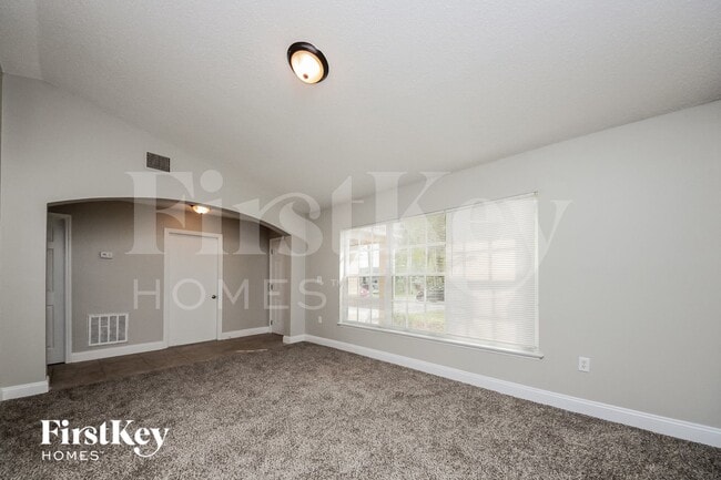 256 Canterbury Ct