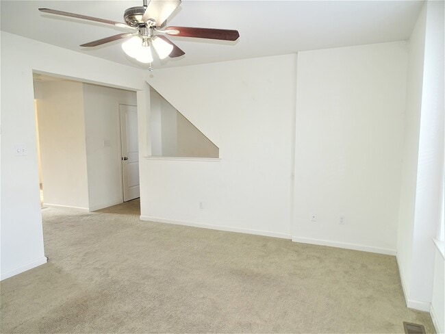 Photo - 126 Wheatstone Ln