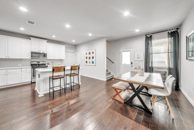 Photo - 5404 Golden Canary Ln