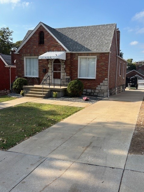 Photo - 330 Geneva Dr