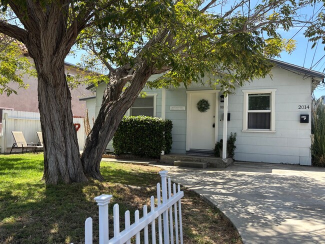 Photo - 2014 Ruhland Ave Unit Front