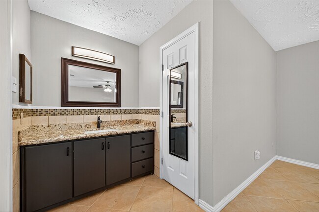 Photo - 7414 Breccia Dr