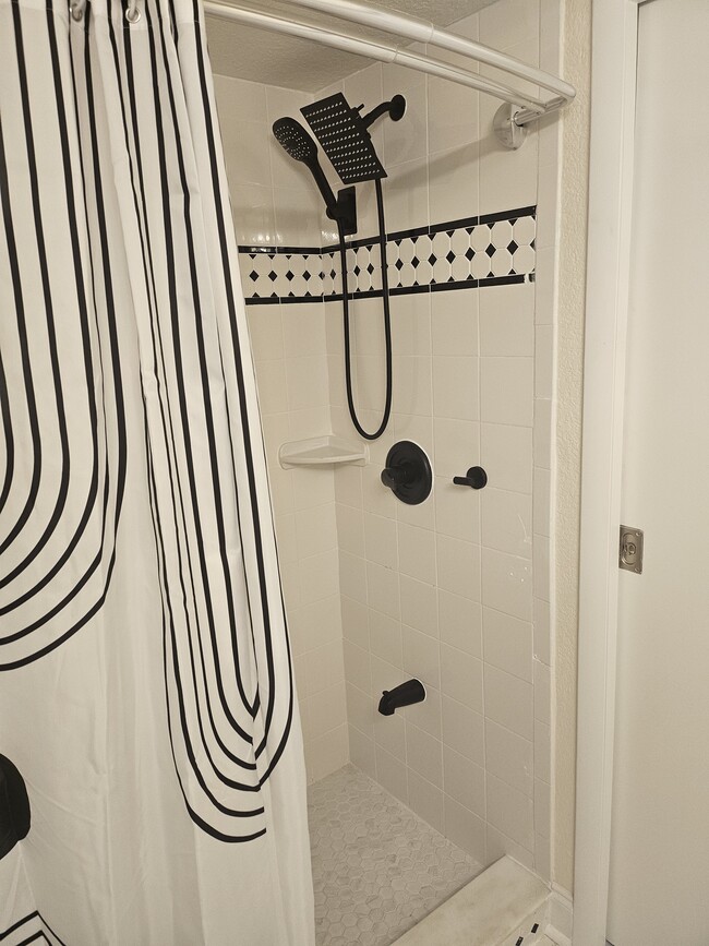 Building Photo - 387 S McMullen Booth Rd Unit 15