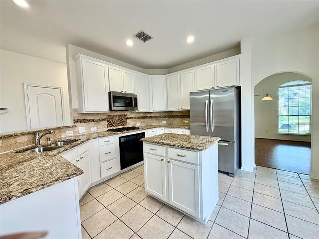 Building Photo - 516 Hawken Dr