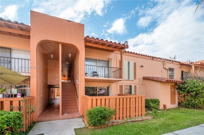 Building Photo - 7160 Fairway Dr Unit J7