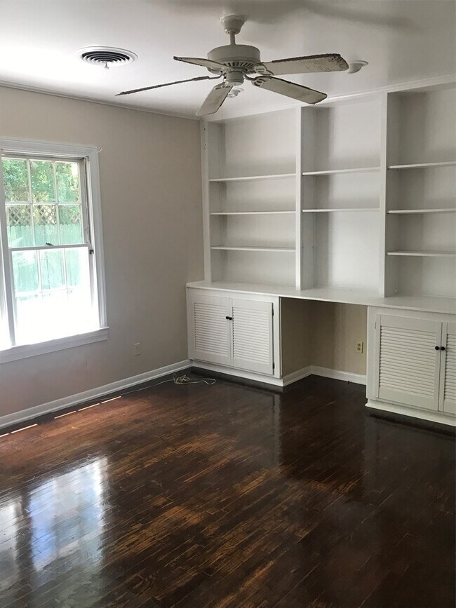 Photo - 111 Woodland Dr