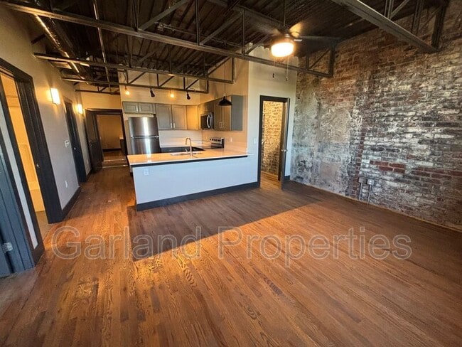 Building Photo - 0 1st St NE Unit Apt 201