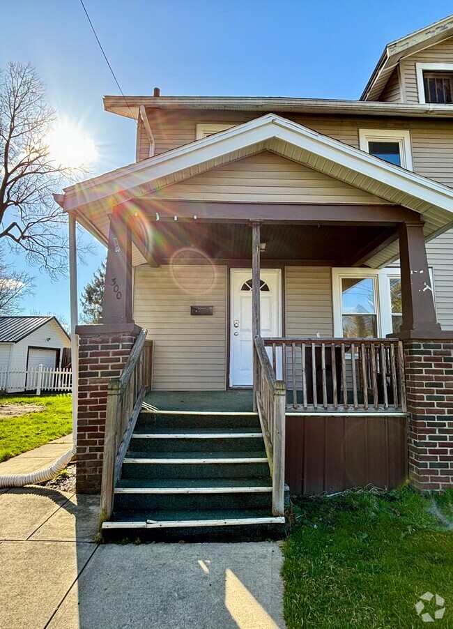 Building Photo - 300 Magnolia St Unit 1 Rental