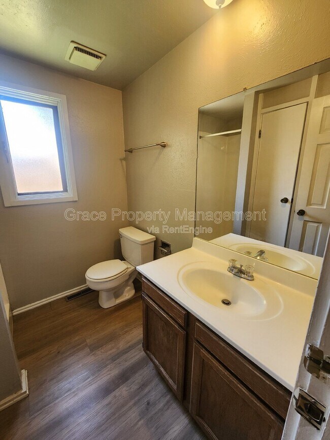 Photo - 492 S Dover Ave
