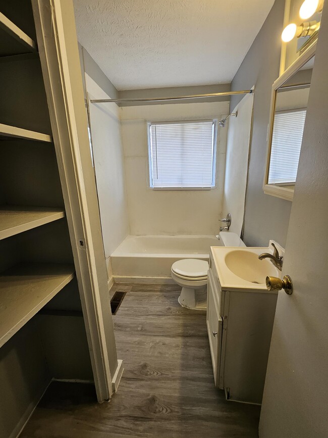 Photo - 3044 Manor Ct