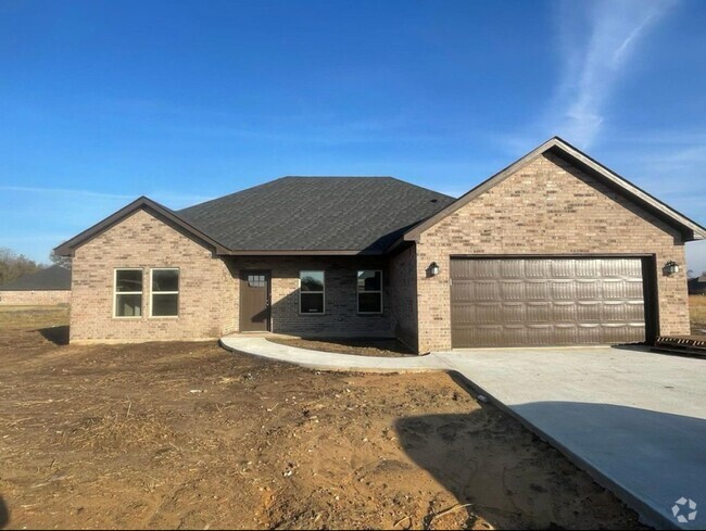 Building Photo - Beautiful 3/2 home in Lake Community