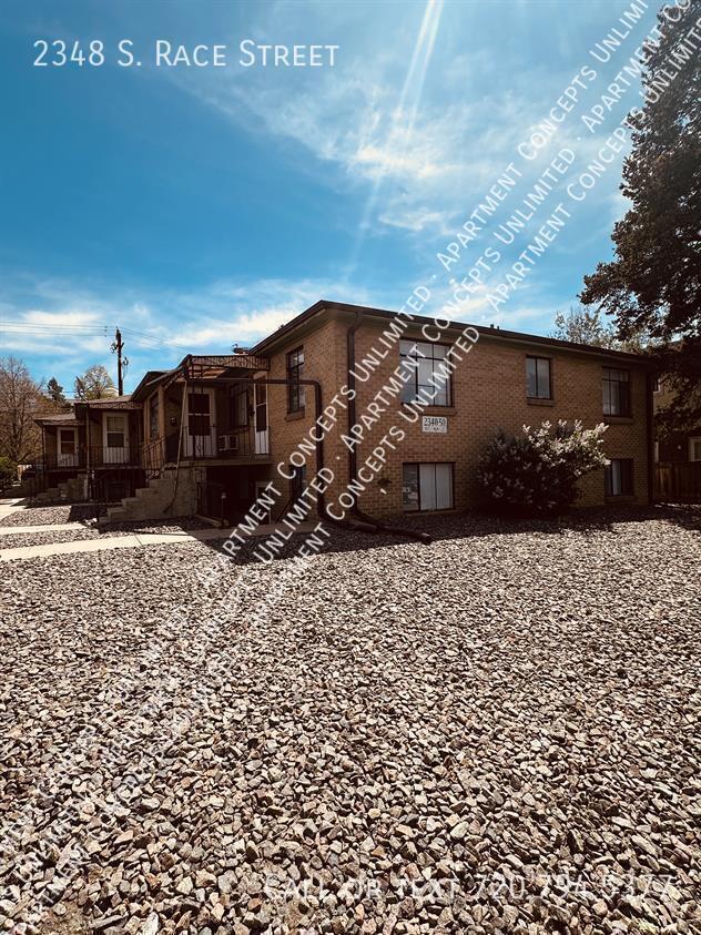 Building Photo - 2348 S Race St