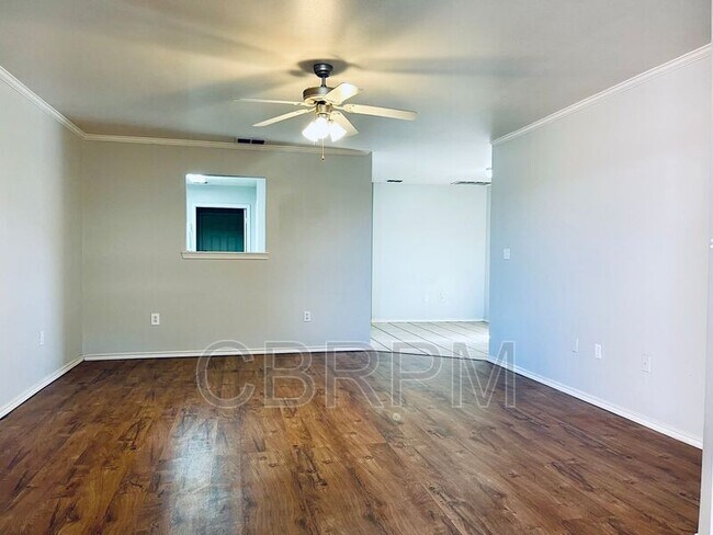 Photo - 502 N Chicago Ave